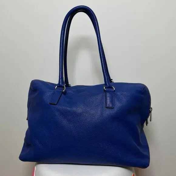 Michael Kors Weekender Bag - Picture 6 of 9